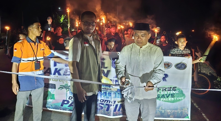 Ketgam. Tanpak Sambut Hari Raya Idul Fitri, PT. Ceria Bersama Aliansi Pemuda Wolon Gekar Pawia Obor (Foto Aj/Red)